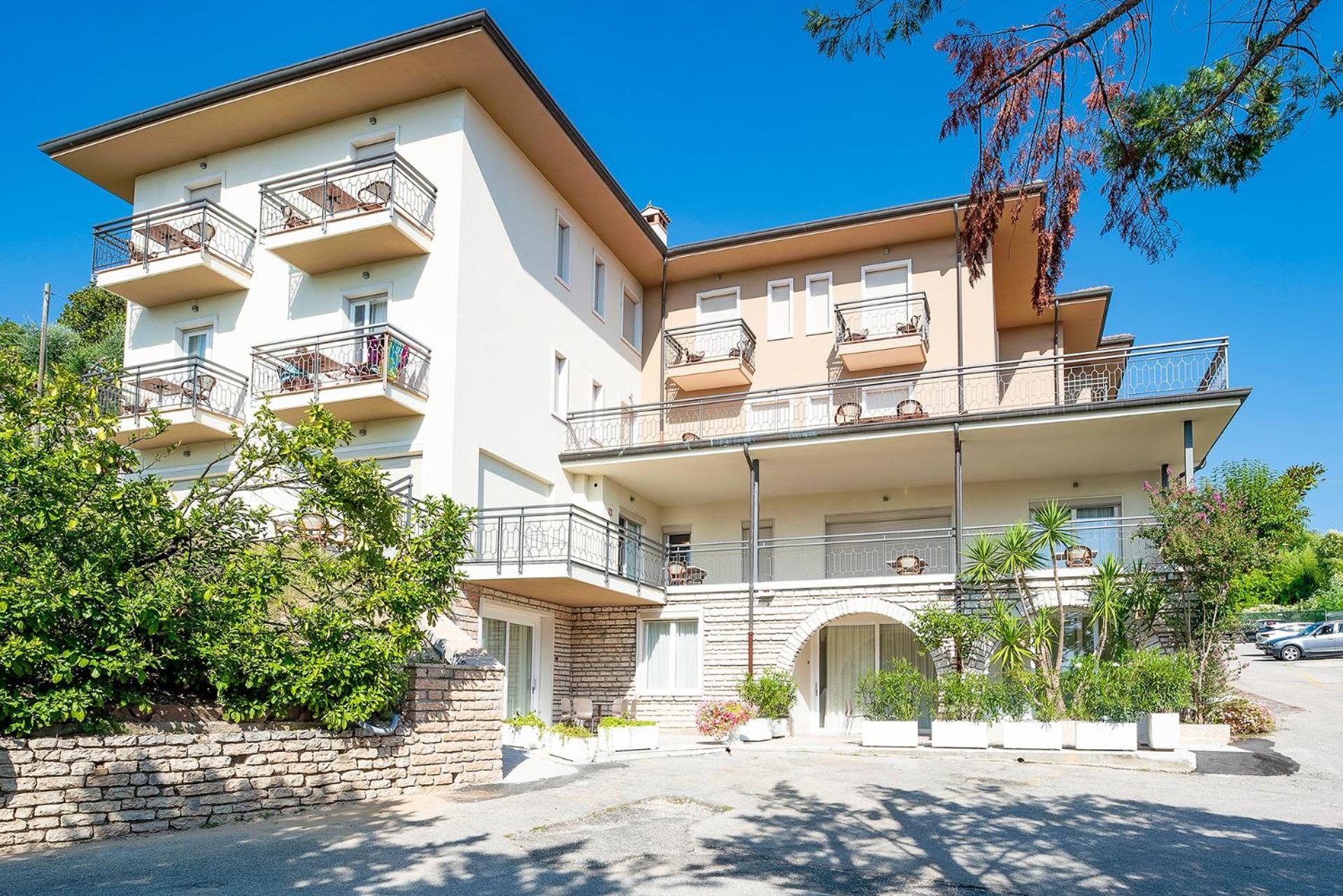 Апарт отель Residenza Panorama Костермано Экстерьер фото